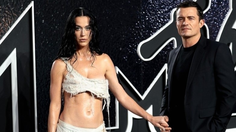 Katy Perry va Orlando tren bo vuc tham hinh anh