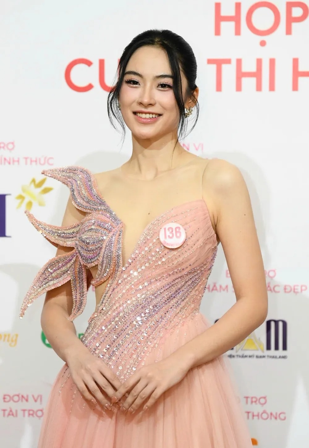 hoa hau Viet Nam, hoa hau hoan vu, miss cosmo, hoa hau trai dat, nhan hang anh 3