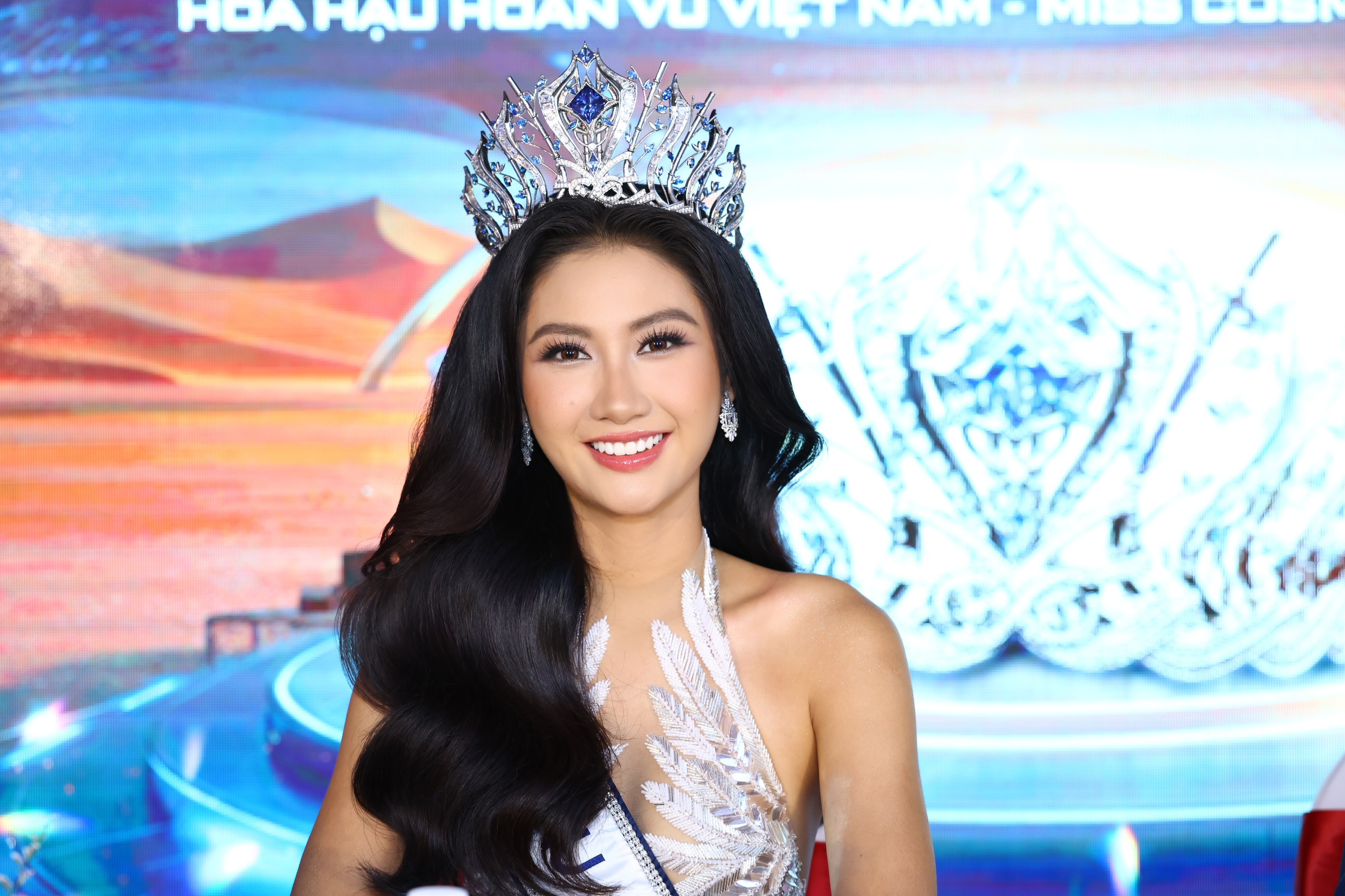hoa hau hoan vu,  miss cosmo,  phuong linh,  do cam ly anh 2