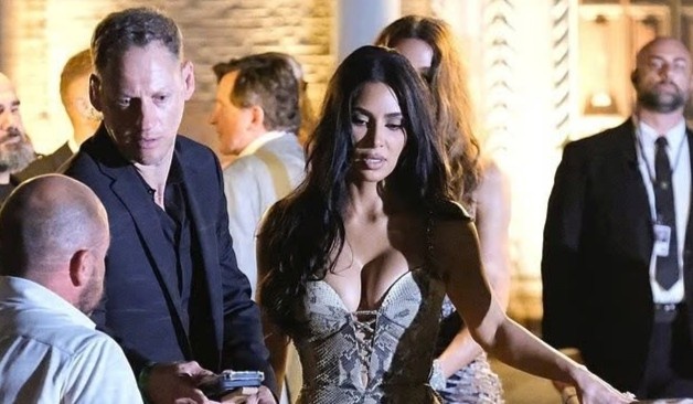 Canh tan loan o le cuoi ty phu Jeff Bezos hinh anh