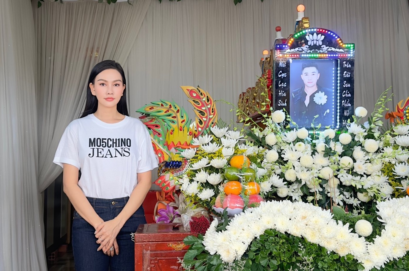 Sao Viet tien biet nguoi mau Nam Phong hinh anh