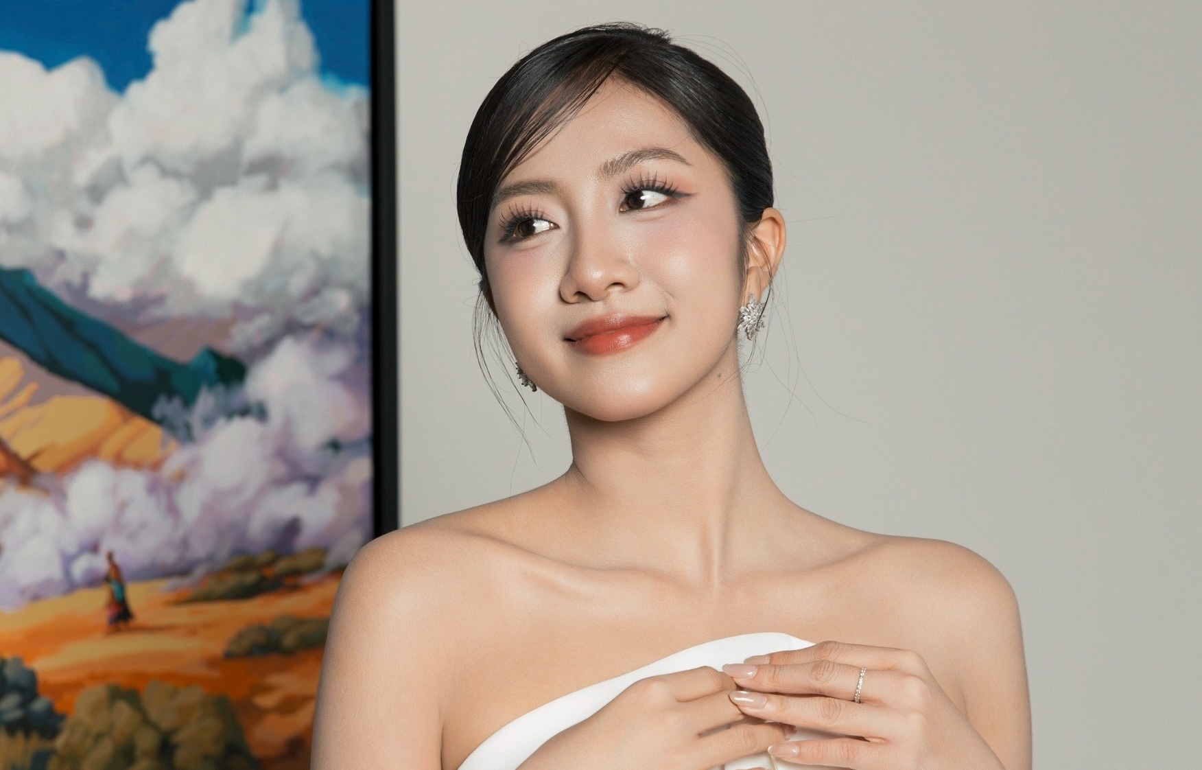 Dieu it biet ve Hoa hau Viet Nam Truc Linh hinh anh