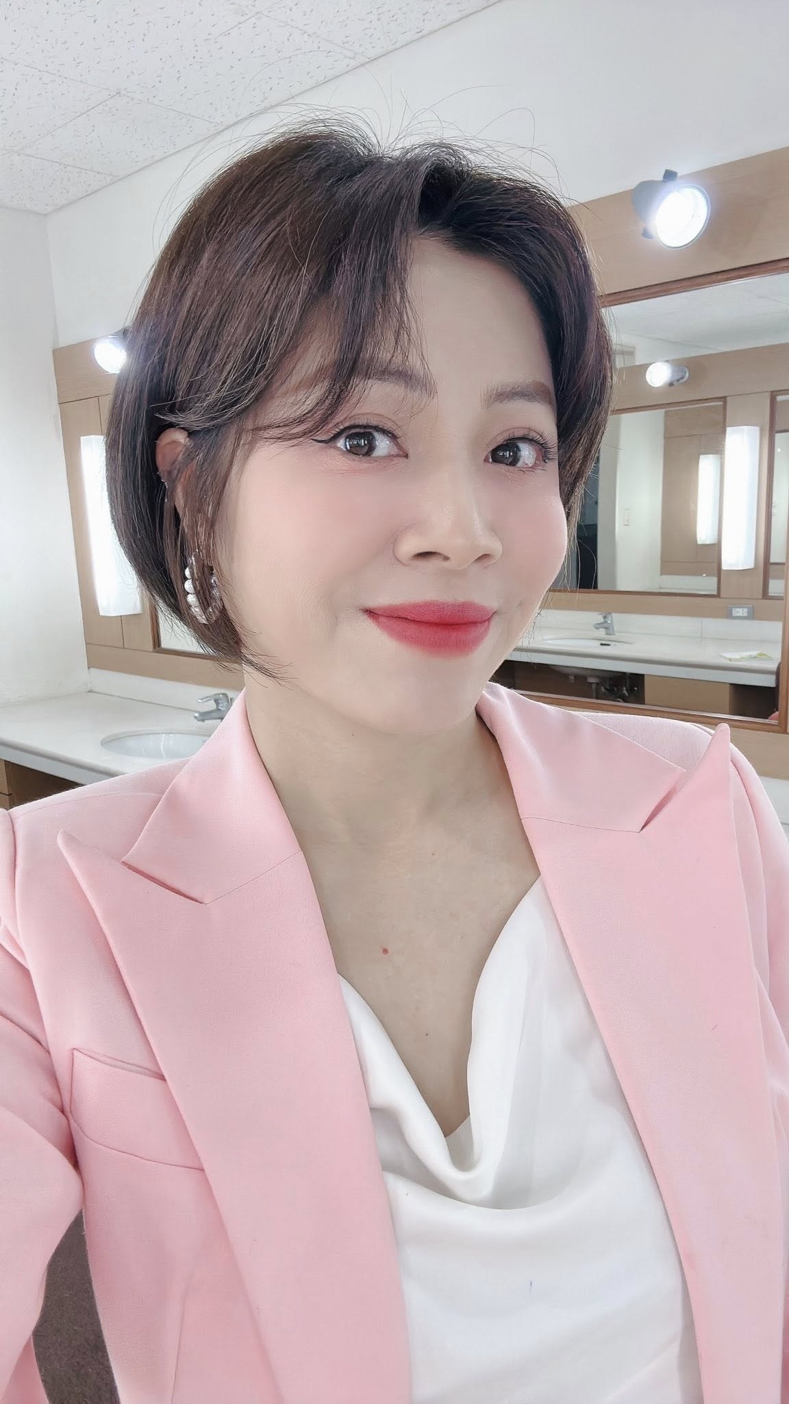 hoang linh,  mc hoang linh,  quang cao anh 1