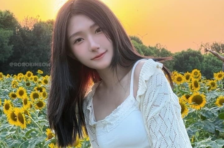 Ngoi sao cosplay duoc nhan xet giong Son Tung hinh anh