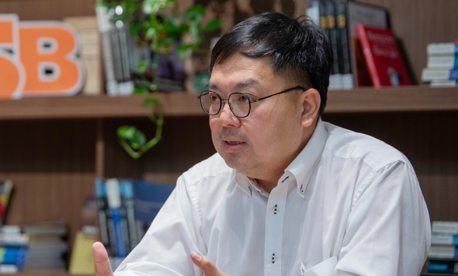 Dao dien Bui Thac Chuyen, Bang Kieu tien biet ong Hoang Nam Tien hinh anh