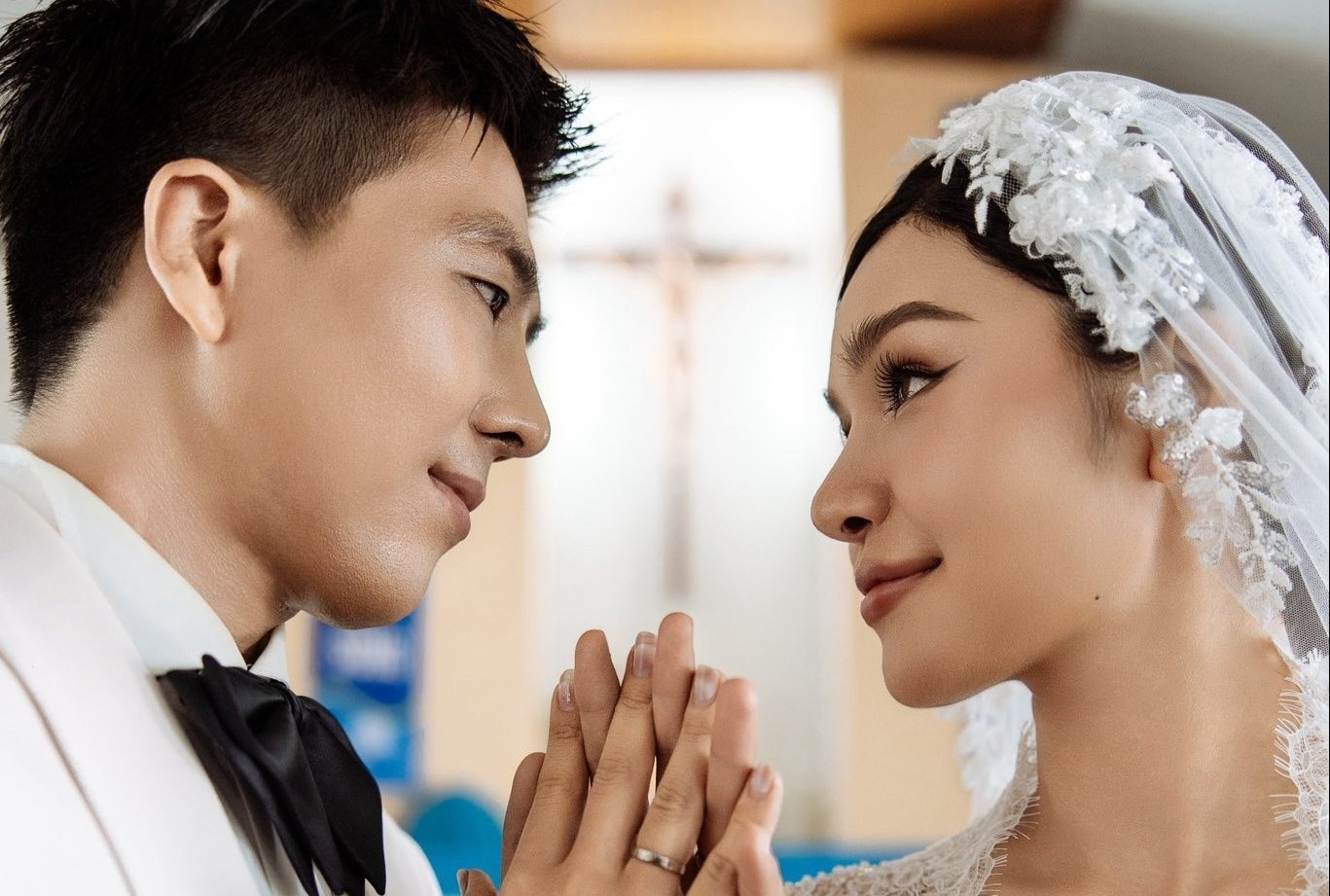 Nguoi mau Thu Trang cuoi hinh anh