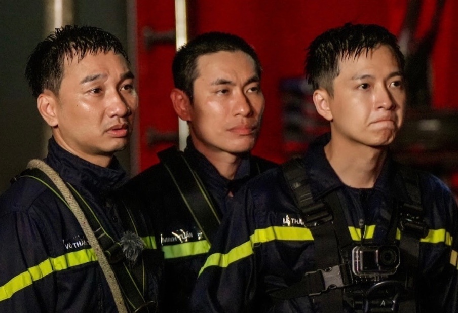 Kieu Minh Tuan, Thanh Trung lung tung trong show ve chien si cong an hinh anh