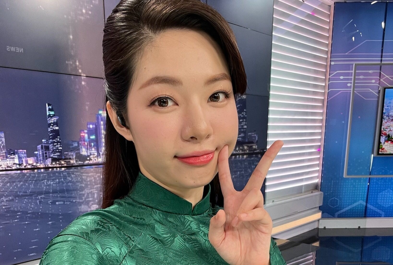 Huong Giang nghi viec MC truyen hinh hinh anh