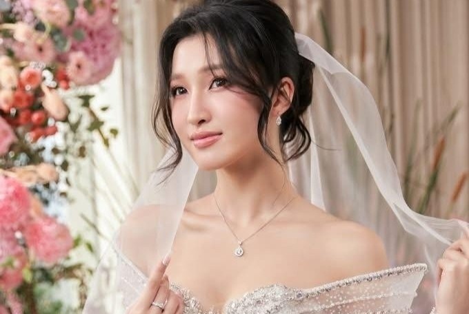 Cuoc song cua Phuong Nhi sau khi lam dau hao mon hinh anh