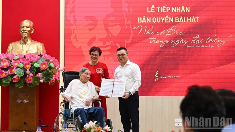 nhac si pham tuyen anh 1