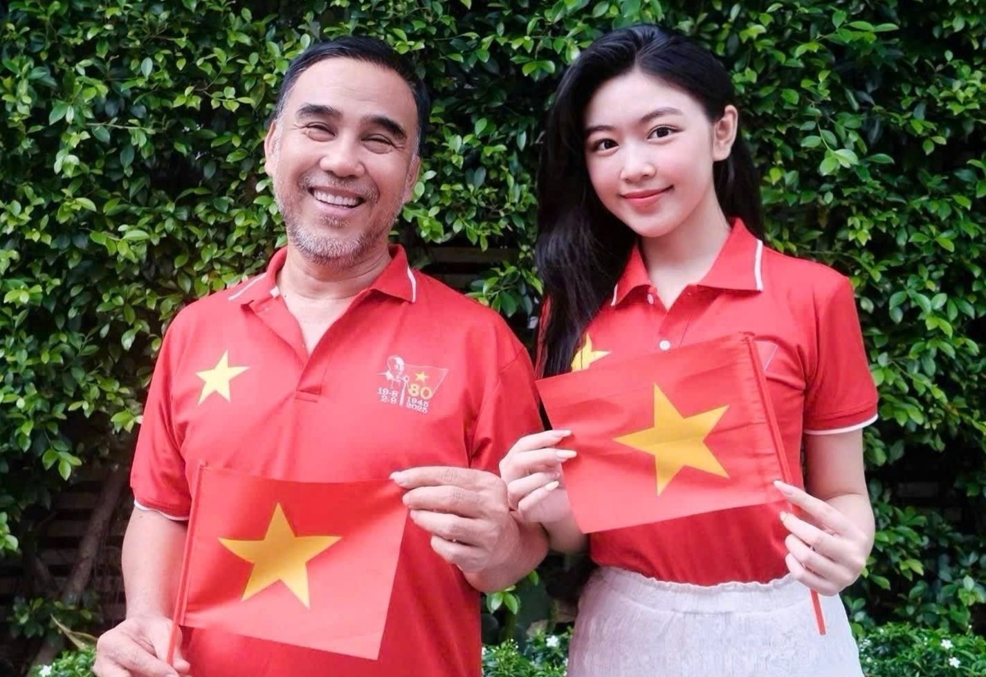 Quyen Linh va sao Viet mung Tet Doc lap hinh anh