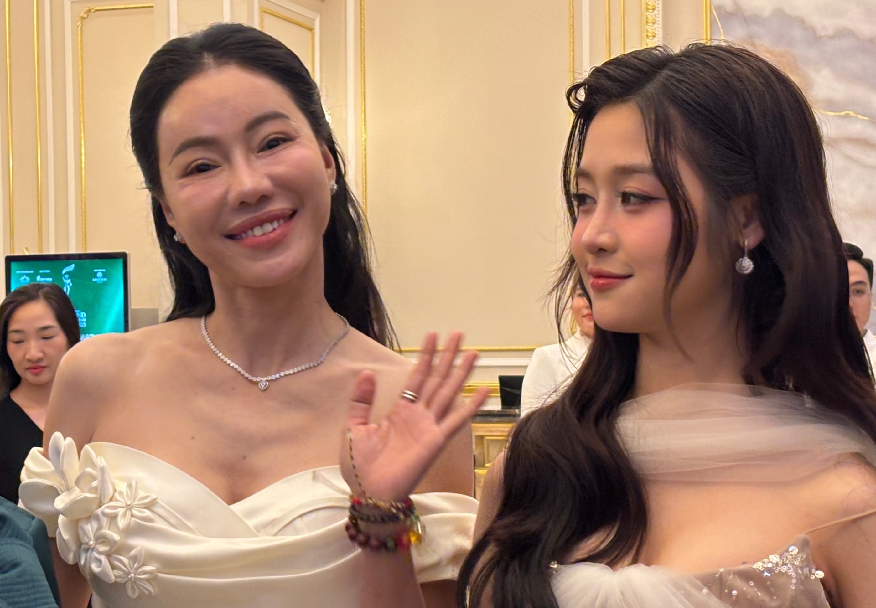 Dong thai cua CEO Sen Vang hinh anh