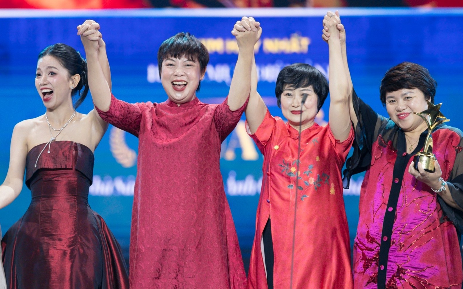 Phim 'Mua do' tiep tuc dai thang hinh anh