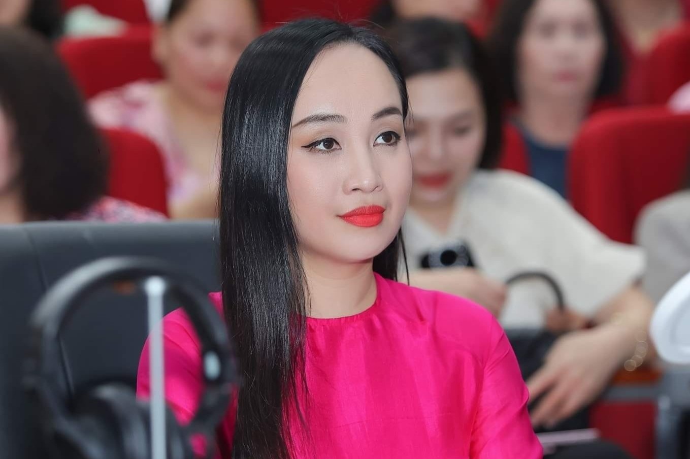 NSND Thu Huyen giu chuc Giam doc Nha hat Cheo Ha Noi hinh anh