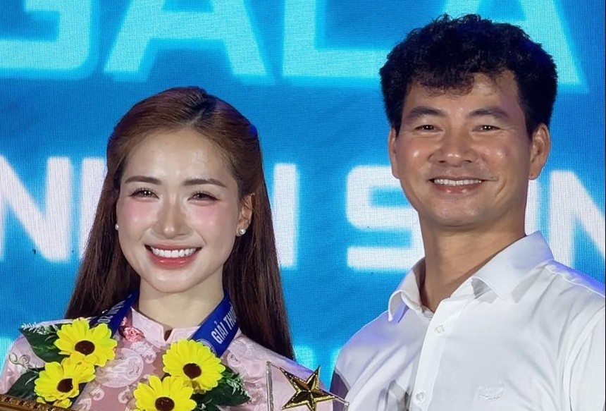 Hoa Minzy duoc trao giai Thanh nien song dep hinh anh