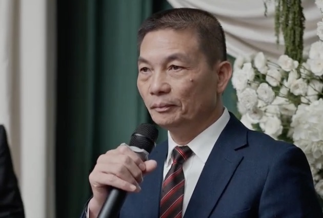 Bo chong Do Thi Ha nhan nhu hai con hinh anh