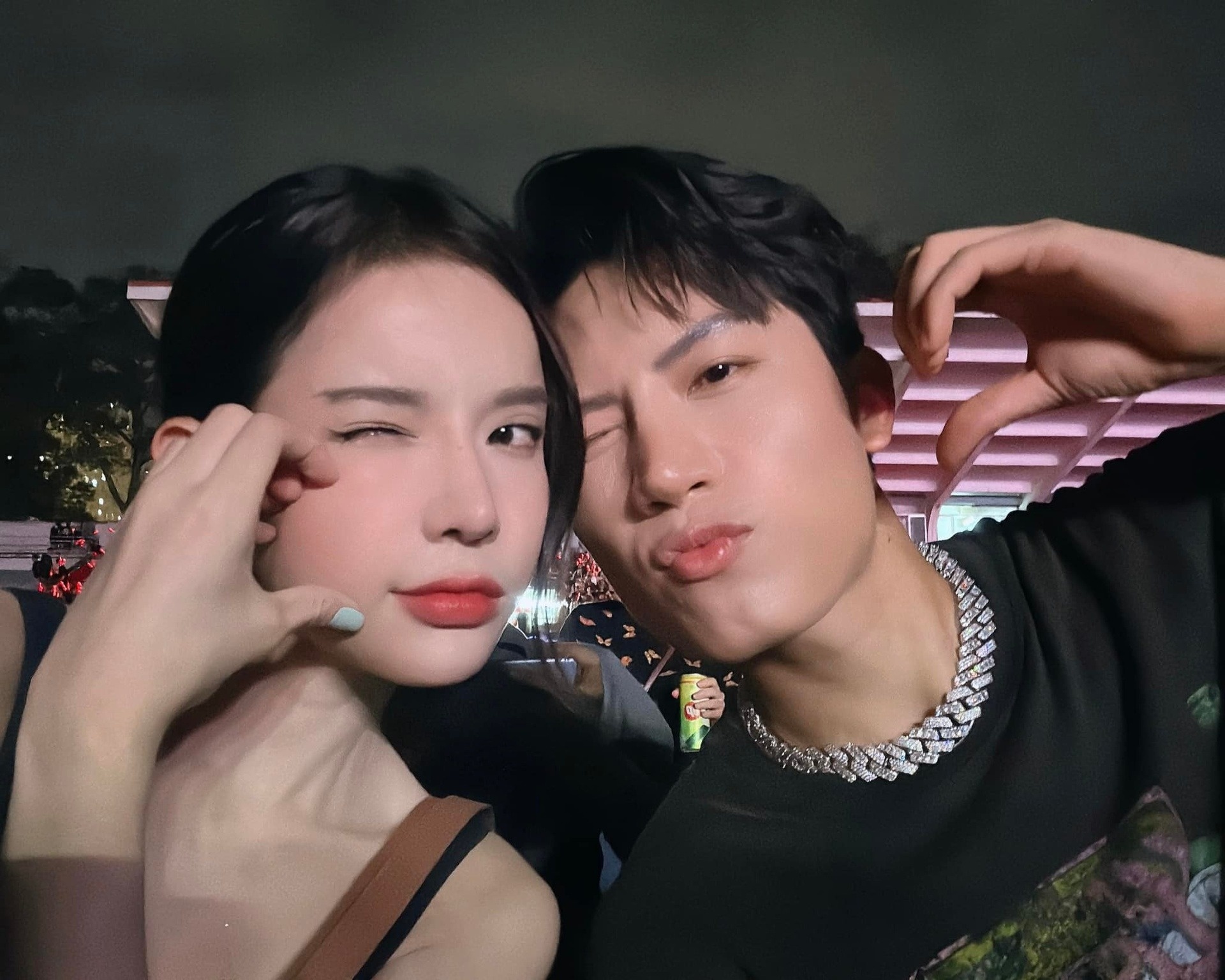 Anh Tu lai lo 'hint' to tinh voi Lyly hinh anh