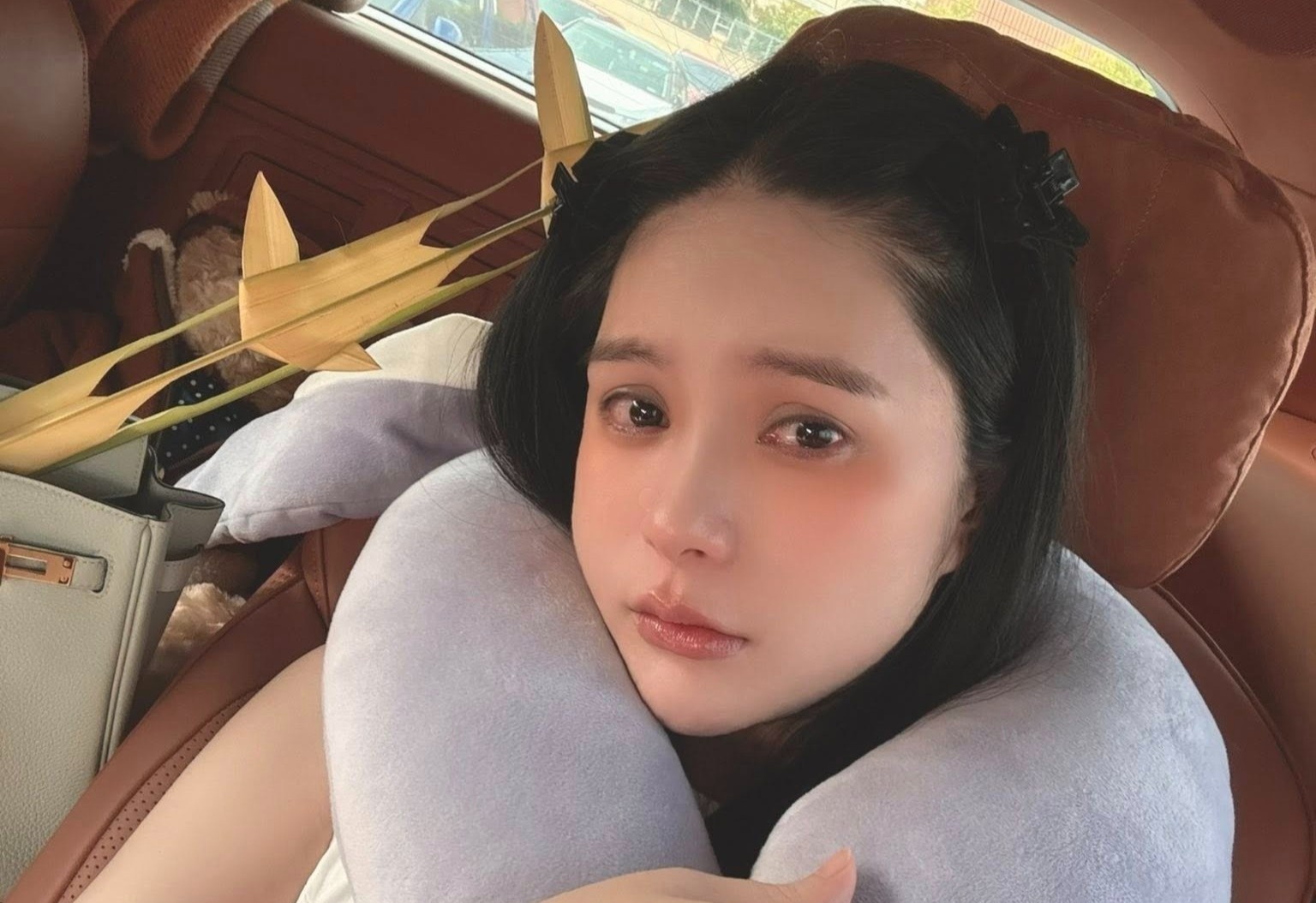 Dan mang tan cong trang ca nhan cua Doan Di Bang hinh anh