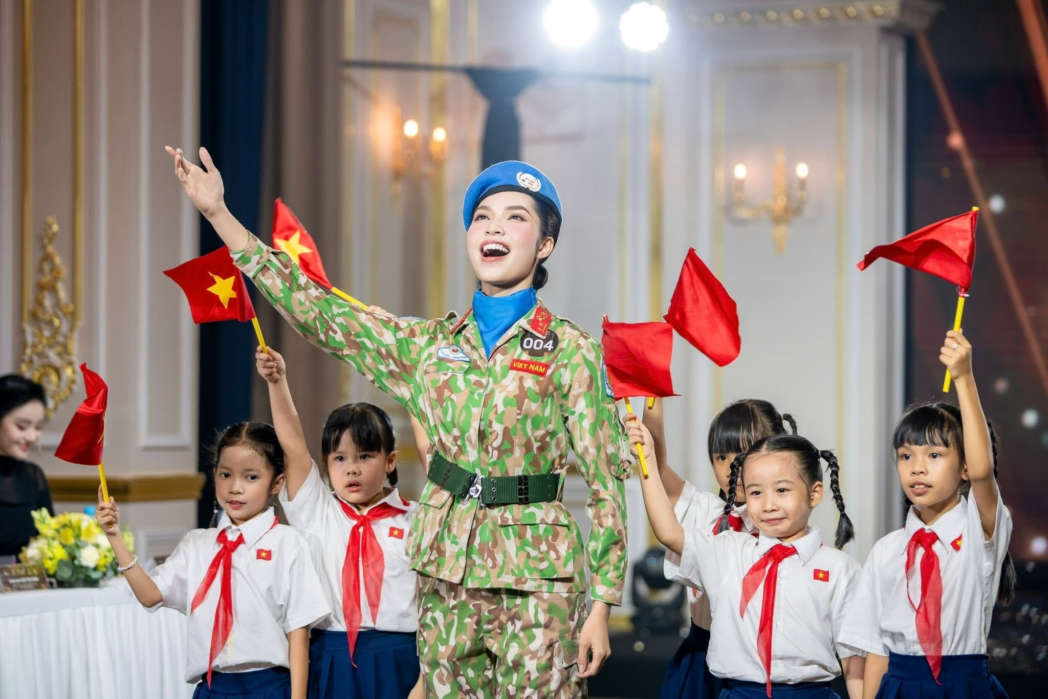hoa hau hoa binh anh 1
