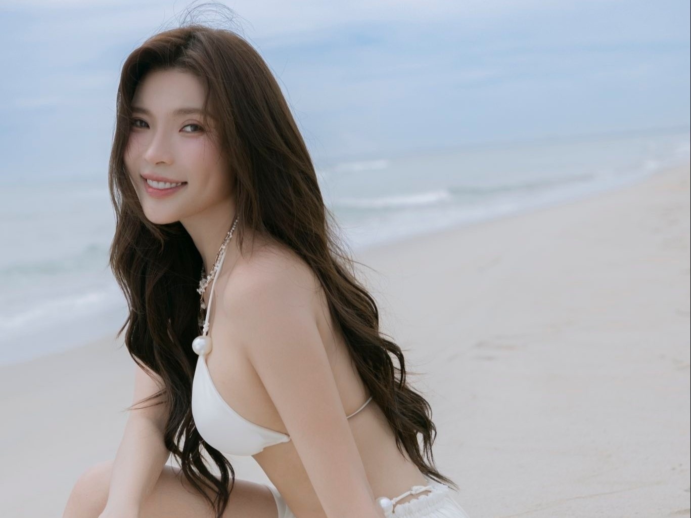 Thuy Diem: 'Toi buon va cang thang sau nu hon gay on ao' hinh anh