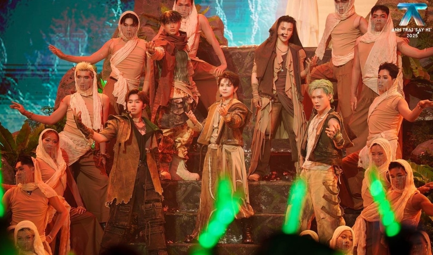 Team của Vũ Cát Tường được bảo toàn các thành viên sau chiến thắng ở live stage 4. Ảnh: NSX.