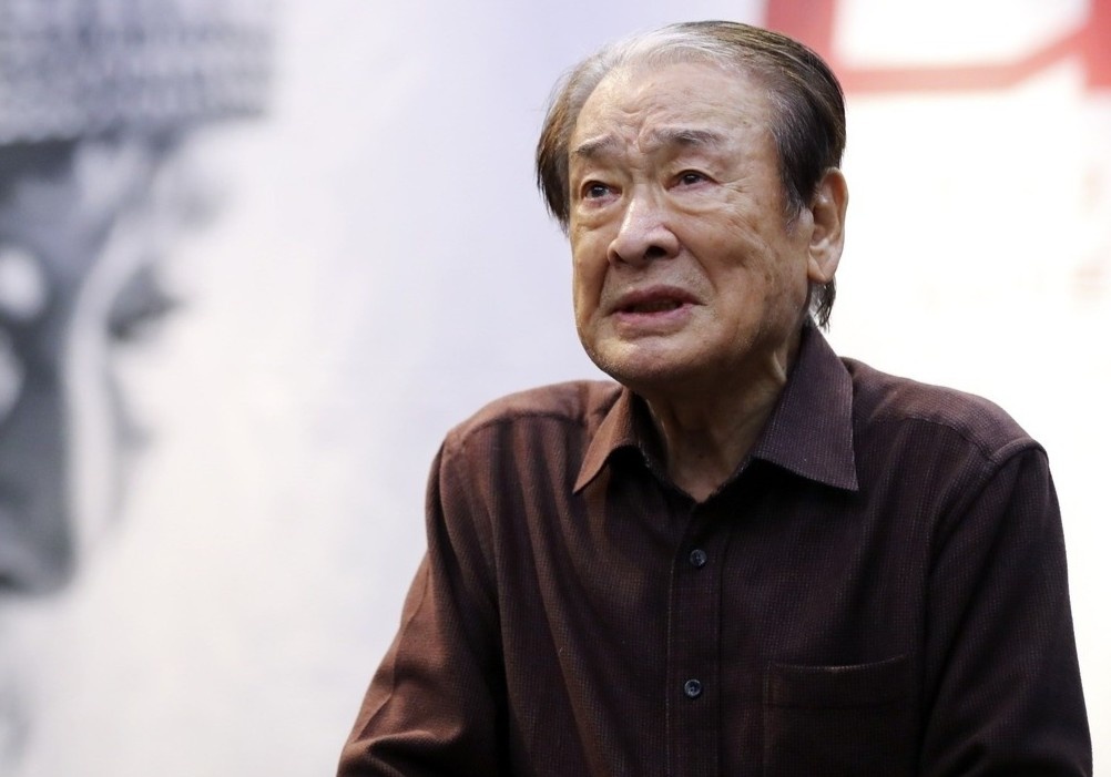 'Ong noi quoc dan' Lee Soon Jae qua doi hinh anh