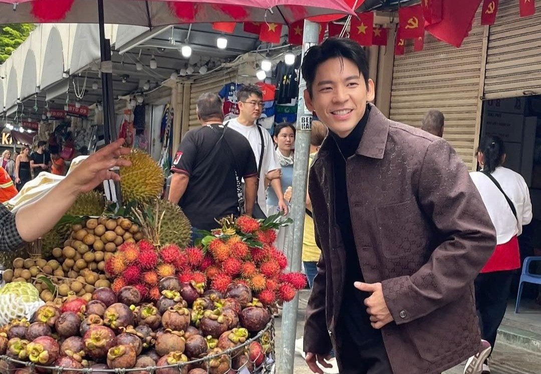 Hinh anh nam than Dai Loan di cho Ben Thanh hinh anh