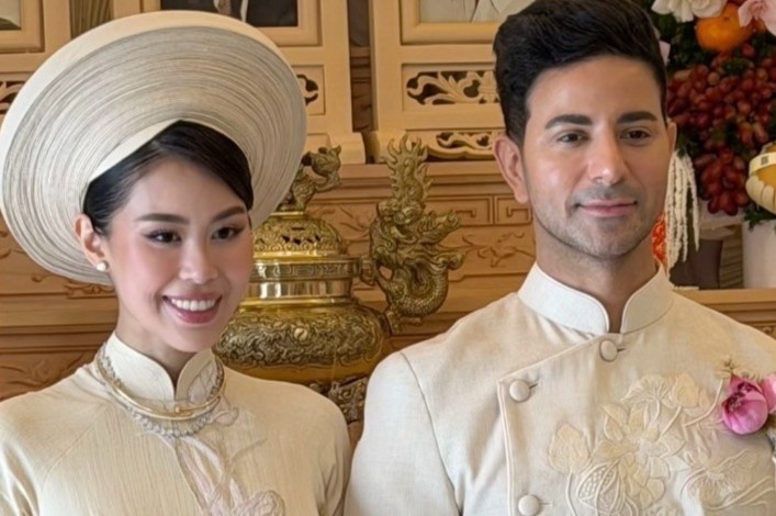 Vo ty phu Johnathan Hanh Nguyen dan do con gai trong le cuoi hinh anh