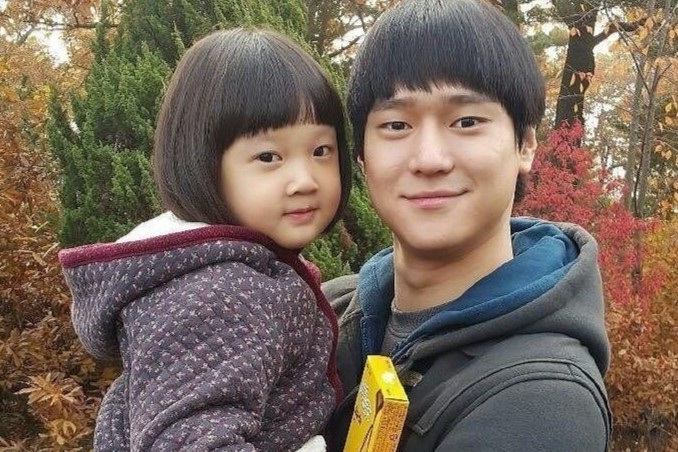 Dan dien vien khoc khi gap lai sao nhi 'Reply 1988' sau 10 nam hinh anh