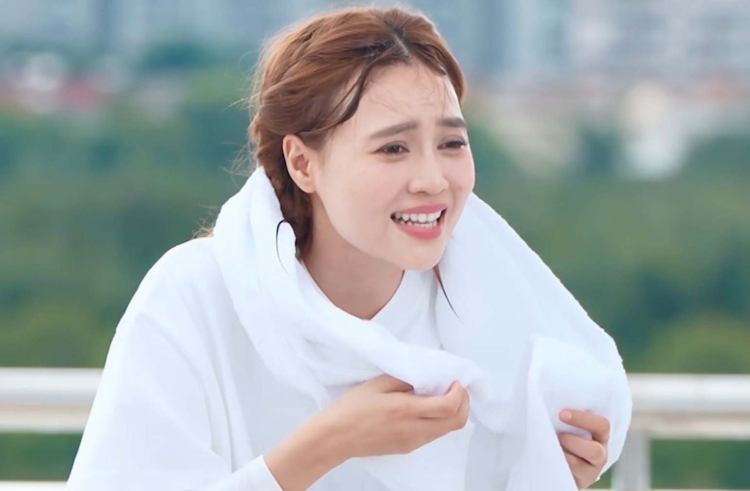 Mat moc cua Lan Ngoc hinh anh