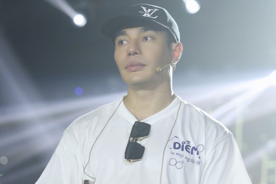 Le Duong Bao Lam khoc, xin loi Hoa Minzy hinh anh