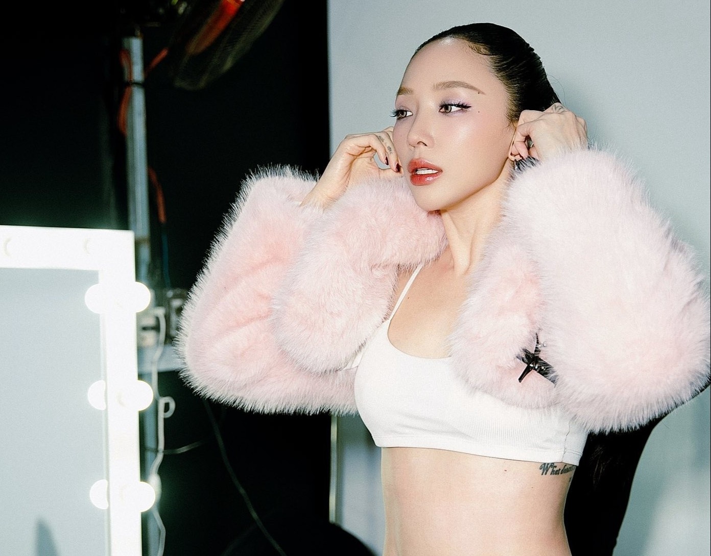 Toc Tien, Touliver gay chu y hinh anh