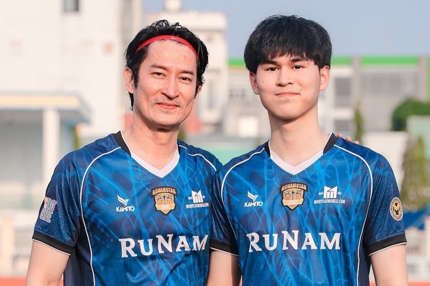 Con trai 19 tuoi cao hon 1,8 m cua Huy Khanh hinh anh