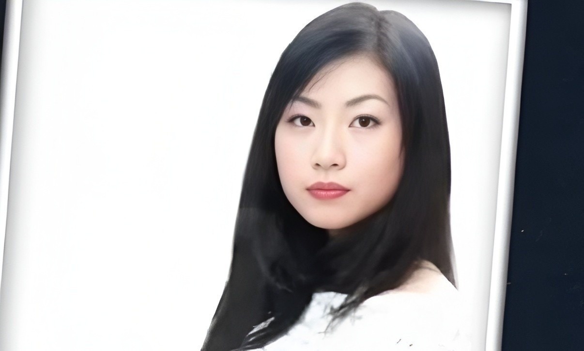 Dien bien moi vu nu dien vien bi 12 nguoi xam hai hinh anh