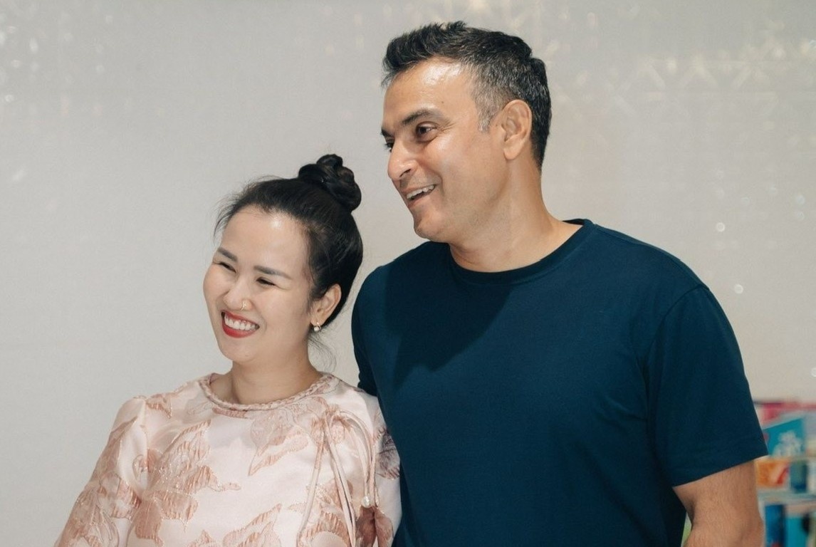 Vo Ha Tram va chong An Do sau 7 nam cuoi hinh anh