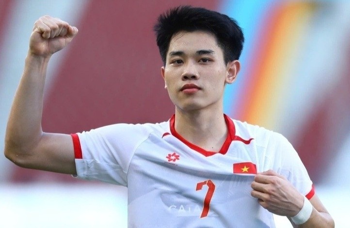 Man tuong tac gay sot cua Dinh Bac va Quan A.P hinh anh