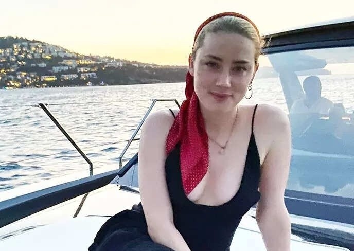 Amber Heard nhac den vu kien voi Johnny Depp hinh anh