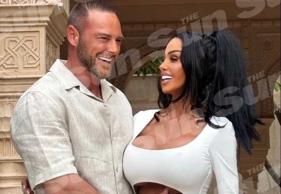 Katie Price lay chong thu 4 chi sau mot tuan gap go hinh anh