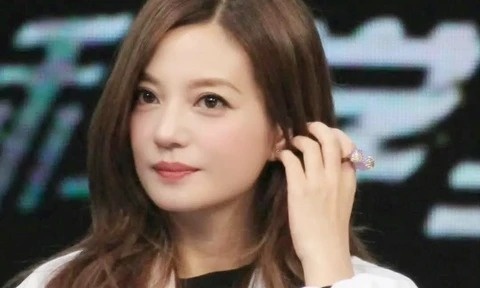 Trieu Vy bi tan cong hinh anh