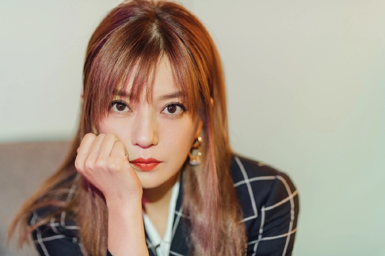 Trieu Vy bi tan cong hinh anh