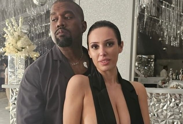 Vo Kanye West pha vo im lang hinh anh