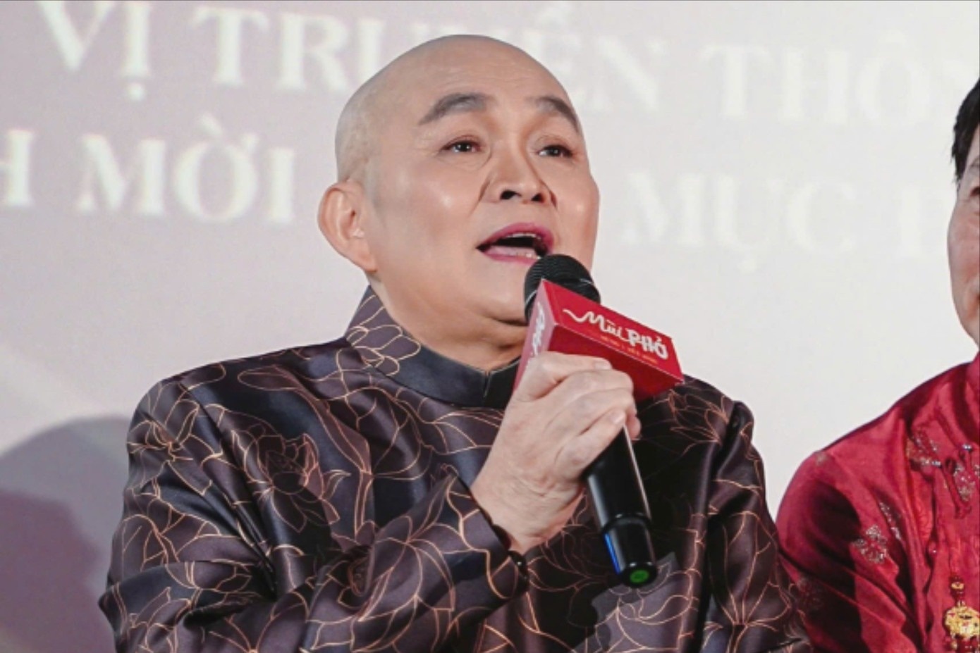 Canh nong bi cat trong phim Tet hinh anh