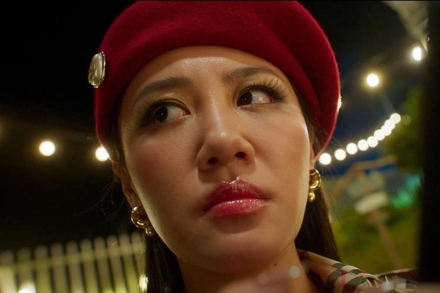 My nhan lan at Phao, Lyly o phim 18+ 'Tho oi' hinh anh