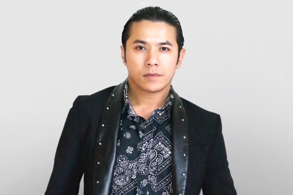 Kasim Hoang Vu qua doi hinh anh