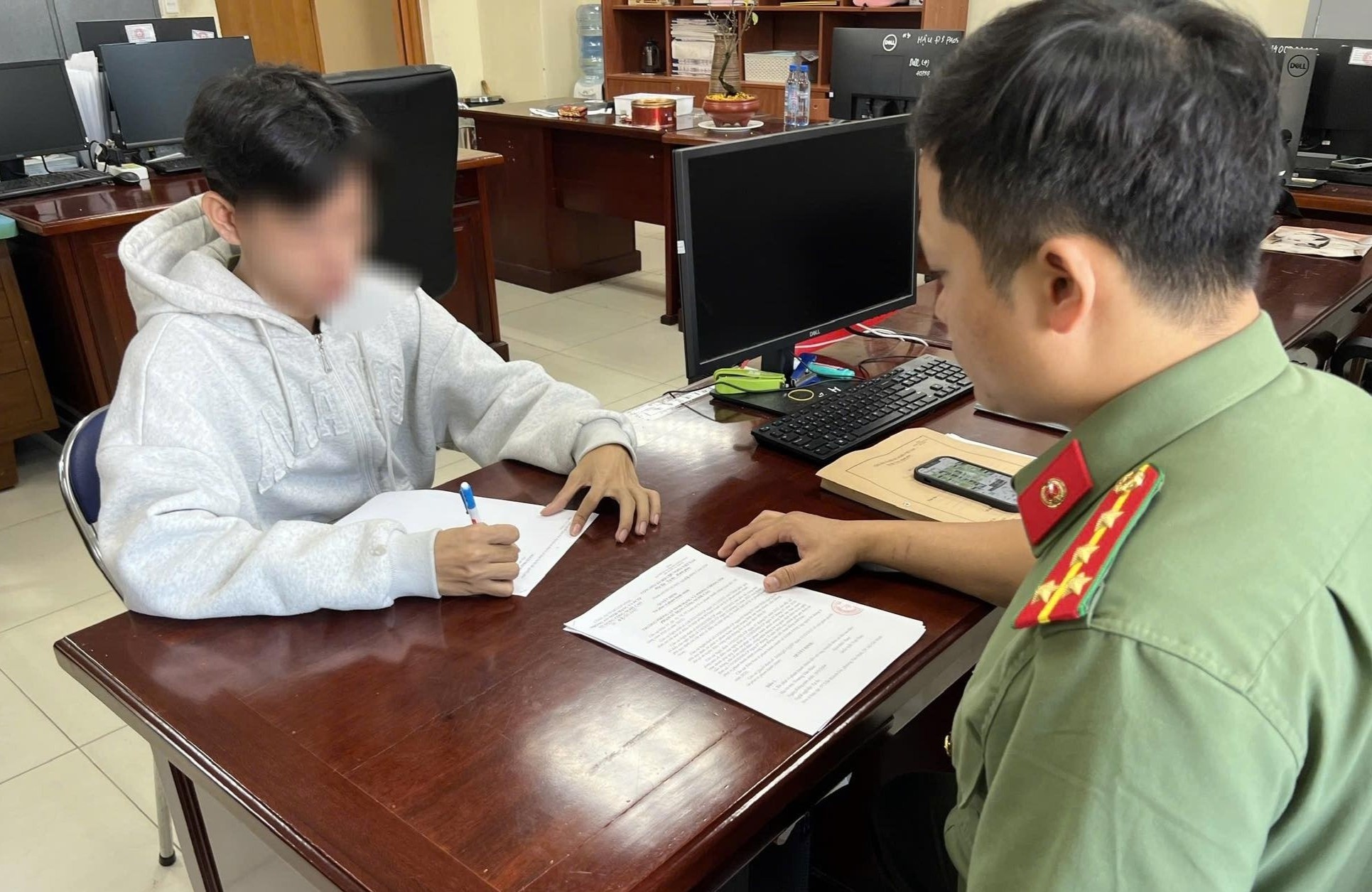 Xu phat doi tuong quay len phim 'Tho oi' 7,5 trieu dong hinh anh