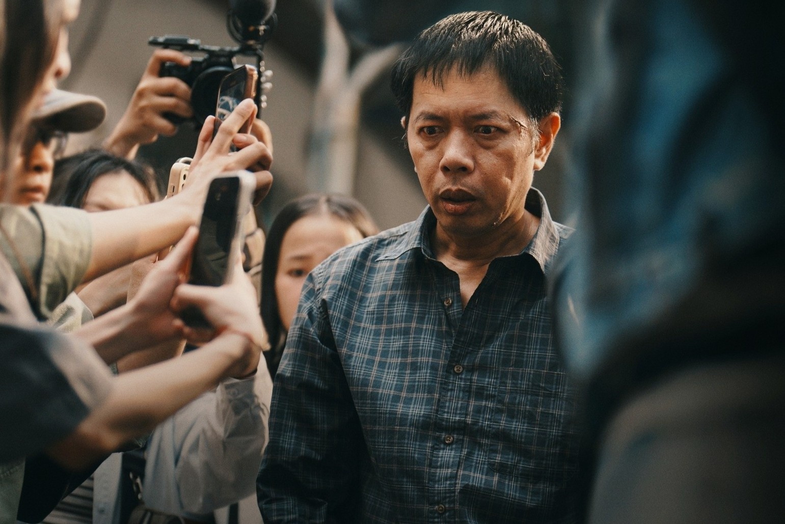 Phi vu lua dao tien ty tu thien len man anh Viet hinh anh