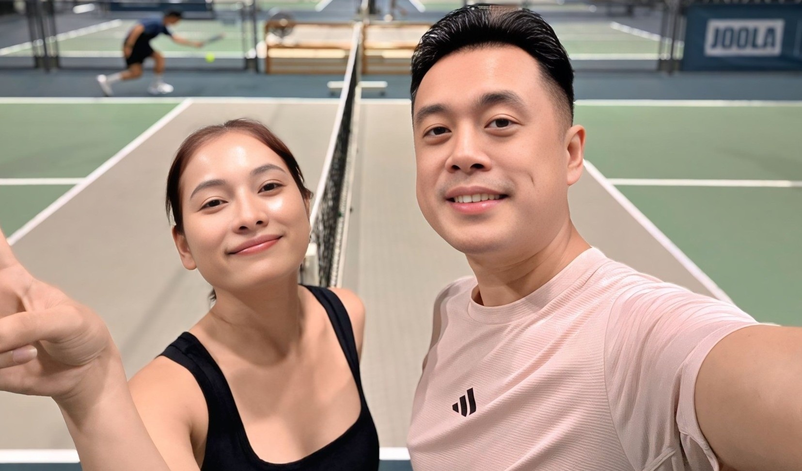 Phan ung cua Duong Khac Linh khi vo thong bao mang song thai lan hai hinh anh