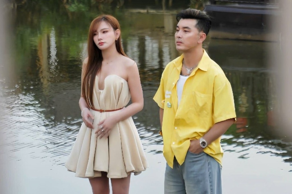 Khong chi Ung Hoang Phuc be bang hinh anh