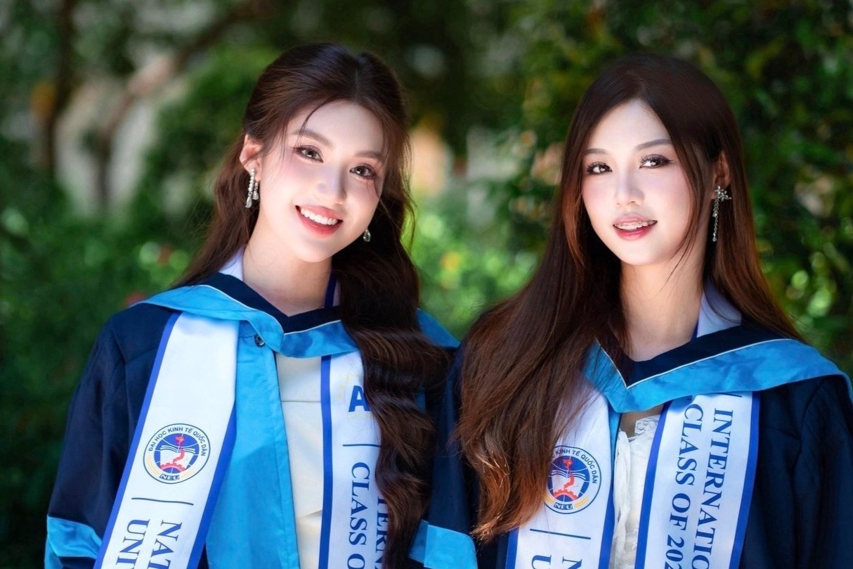 Phuong Oanh noi ve chi gai sinh doi hinh anh