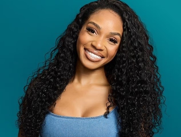 Nguoi dep soc khi hen ho ban trai hon 33 tuoi hinh anh